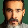 Adrián Ghar as Oficinista