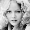 Katherine Moffat as Amanda Platt