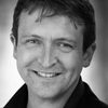 Alex Lowe as Police Man