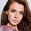 Basak Parlak as Pelin