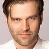 Benjamin Keepers as Lloyd Tull
