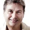 Willy Lemos as Obispo