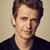 Hayden Christensen as Leo Campo