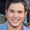 Cody Longo as Evan (singing voice)