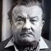 Basil Sydney as Major Hammond / Kommandant Orlter