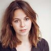 Enya Baroux as Alice