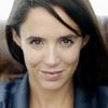 Karine Valmer as Femme FNAC en pleurs
