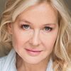 Viviane Pacal as Marthe
