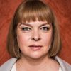 Elina Knihtilä as Oona