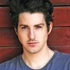 Sean Flynn as Young Mark