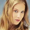 Aneta Krejcíková as Sára