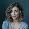 Laura Ferries as Lucy