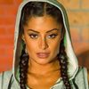 Aline Campos as Ellen