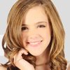 Júlia Svacinna as Caroline