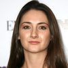 Hannah Taylor-Gordon as Lina Kronstein