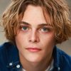 Billy Barratt as Gil Shepard