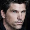 Mike Shara as Chris