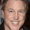 Lochlyn Munro as Ray