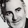 Eddie Pequenino as Vendedor (as Eddie Little)
