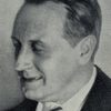 Georg H. Schnell as Mitglied der Bowlenrunde