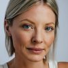 Kaitlin Doubleday as Rowena