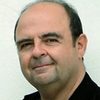 Julio Levy as Taxista - Caco