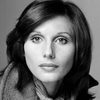 Paola Pitagora as Jeannine Santelli