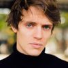 Oscar Lesage as Henry