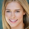Jillian Nelson as Anna Reed