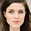 Alysse Fozmark as Holly