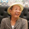 Trung Dân as chủ tiệm thuốc