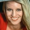 Jenny Neumann as Helen Selleck