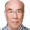 Kim Ki-hyeon as Writer