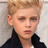 Ty Dawson as Young Henry (uncredited)