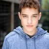 Patrick Lubczyk as Chris