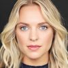Jenna Michno as Emma