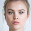 Zandi Holup as Teenage Girl Customer