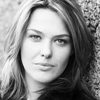 Sally Bretton as Kelly