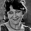 Charlotte Mineau as Edna's Friend (uncredited)
