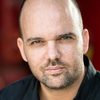 Xavier Fernández as Detective