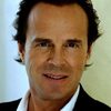 Jan Niklas as Alexander West