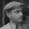 Georges Gosset as Un agent