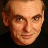 Alain Cauchi as Léon