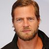 Henning Baum as Robert Lenz