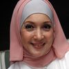 Henidar Amroe as Menik Sasongko