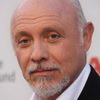 Hector Elizondo as Dr. Simon
