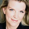 Kristina Nicoll as Heddy