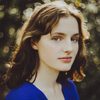 Miranda Frangou as Queenie