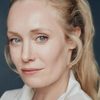 Katharina Heyer as Lydia