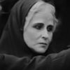 Kitty Bradbury as Edna's mother